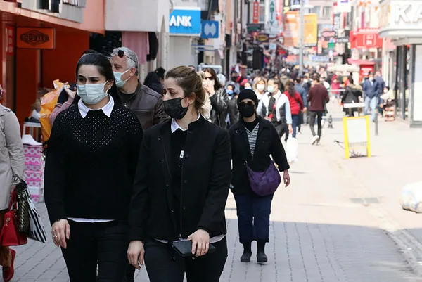 Koronavirüs yasakları kalktı AVM'ler rekor kırdı! Vatandaşlar akın etti - 10