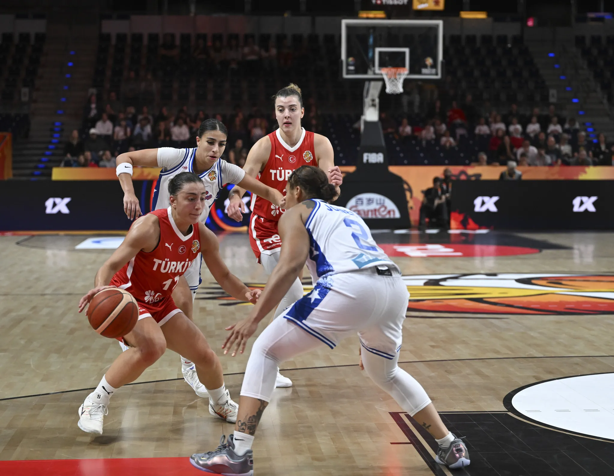 A Milli Kadın Basketbol Takımı Porto Riko'ya 75-71 mağlup oldu: Potanın Perileri Dünya Kupası'na grup aşamasında veda etti