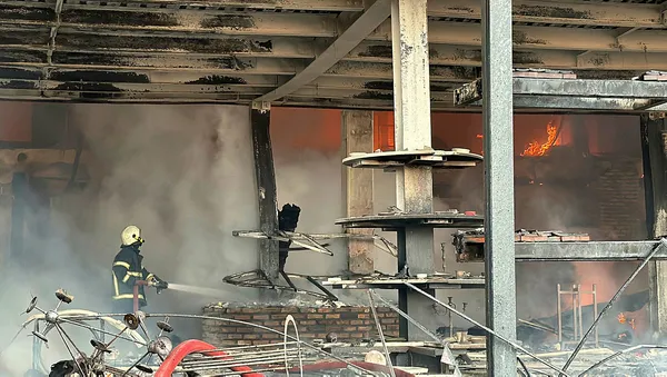 kutahyada-fabrika-yangini-cok-sayida-ekip-sevk-edildi-1704179430559.jpg Kütahya'da fabrika yangını: Çok sayıda ekip sevk edildi - 2