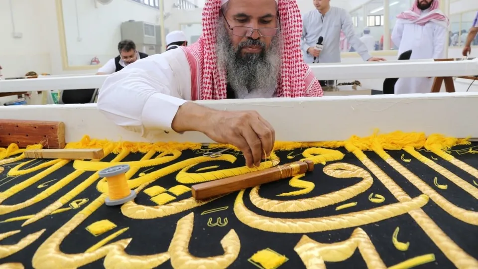 Kabe, yeni örtüsünü bekliyor