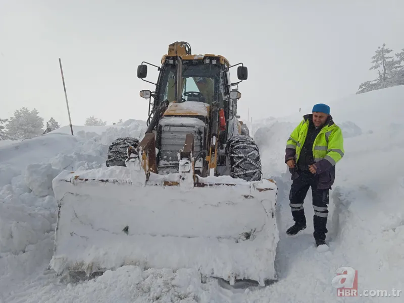 Kazdağları'nda karda mahsur kalan 17'si askeri personel 21 kişi kurtarıldı 10