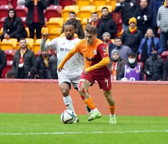 Galatasaray'ın parlayan yıldızına Premier Lig'den talip çıktı - 4