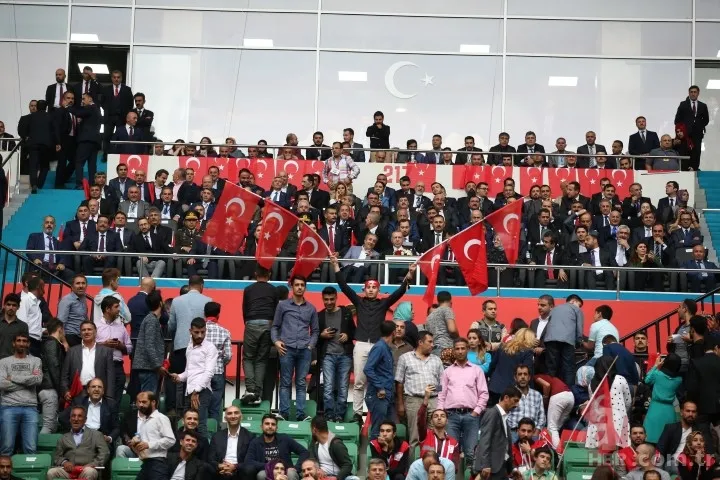 Başkan Erdoğan ünlüler karması maçını başlattı 23