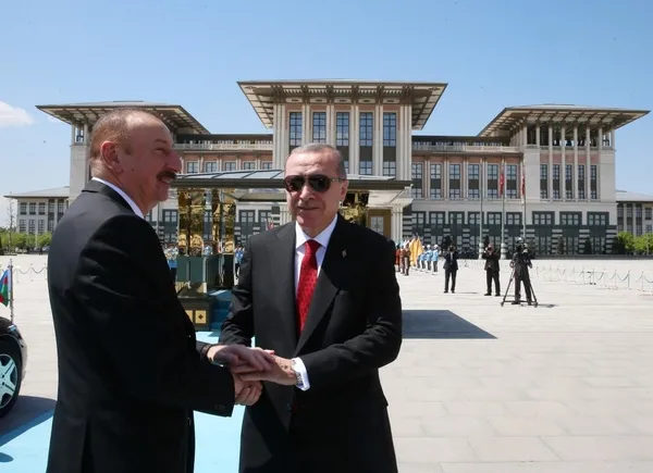 Azerbaycan Cumhurbaşkanı İlham Aliyev’den Başkan Erdoğan’a doğalgaz keşfi için tebrik