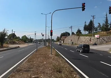 Kırmızı ışıkta durmayan sürücülere 2 bin 167 TL ceza