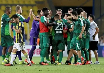 Bursaspor Fenerbahçe'yi Kadıköy'de devirdi!
