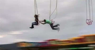 Lunaparkta dehşet dolu anlar! Adrenalin yaşamak için bindiği uçan sandalye...