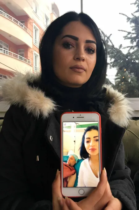 Ameliyat olan babasıyla video paylaşınca linç edildi - 1
