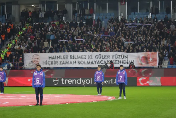 firtina-karadenizde-duruldu-trabzonspor-ile-basaksehir-1-1-berabere-kaldi-1703354316431.jpg Fırtına Karadeniz'de duruldu! Trabzonspor ile Başakşehir 1-1 berabere kaldı - 2