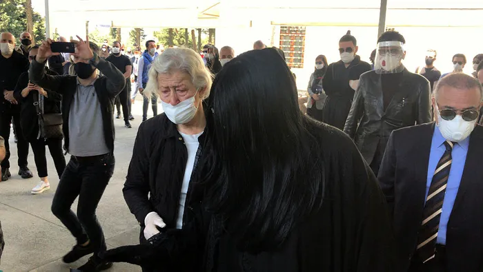 Bülent Ersoy’un annesi Necla Poyraz’a son veda! Bakanlıktan izin alındı