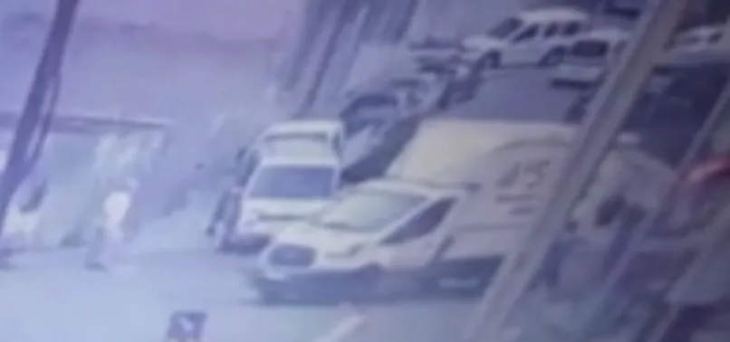 İstanbul’da dehşete düşüren olay! Kamyonetin çarptığı kadının ayak parmakları koptu