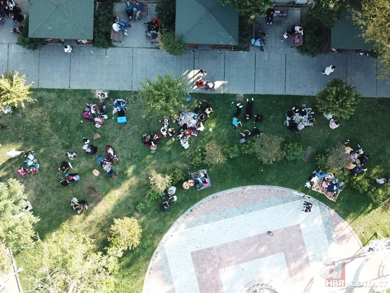 Deprem nedeniyle İstanbullular parklara akın etti 3
