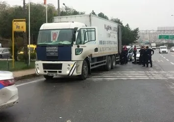 İstanbul TEM Otoyolu'nda şüpheli kamyon