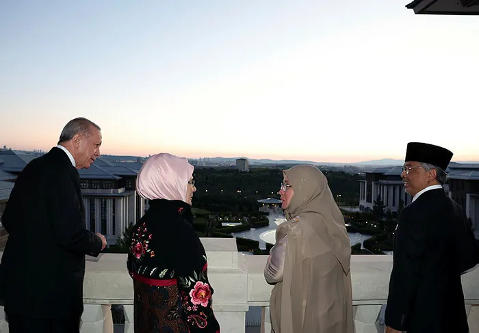 Başkan Erdoğan’dan Malezya Kralı Al-Mustafa Billah Şah’a Devlet Nişanı