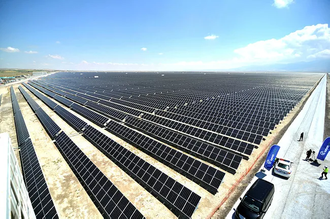Karapınar GES'te ilk faz tamamlandı! En büyük güneş enerjisi yatırımı uzaydan bile görünüyor - 3