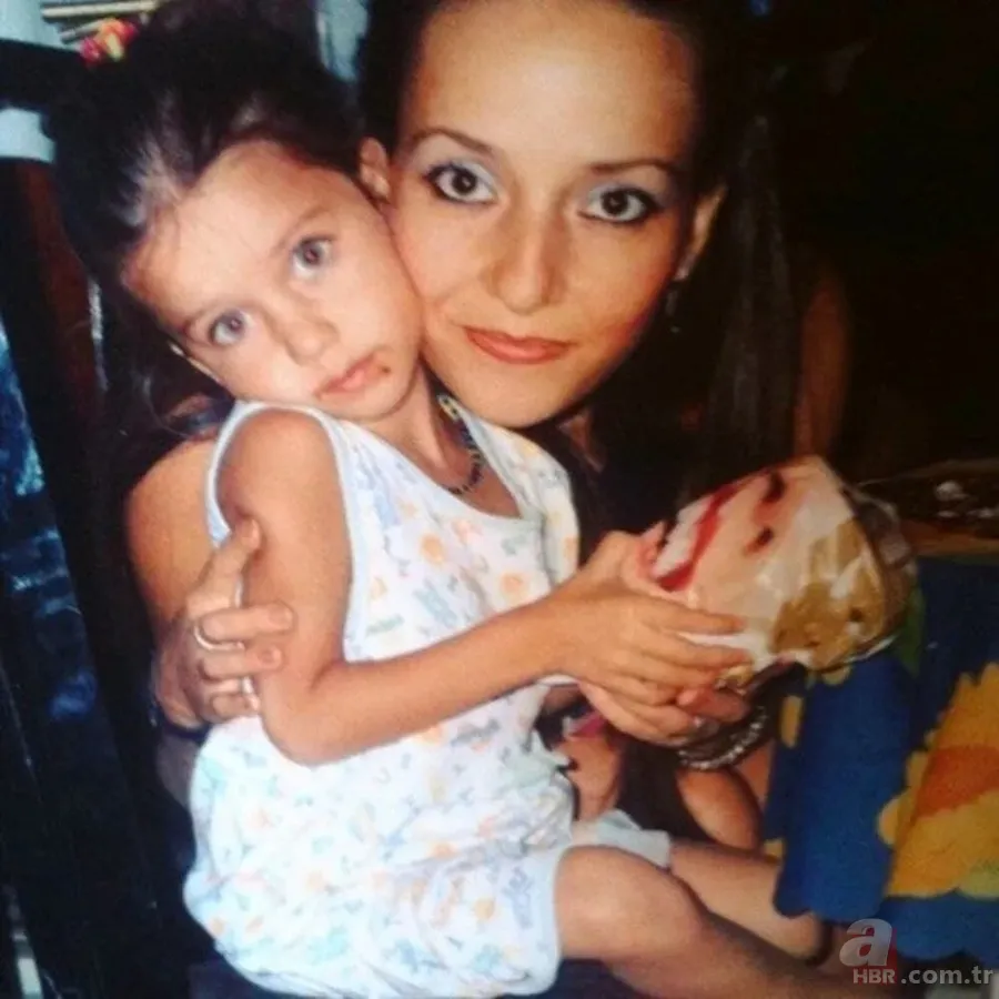 Afra Saraçoğlu'nun "bir insan hiç mi değişmez?" dedirten halleri 11