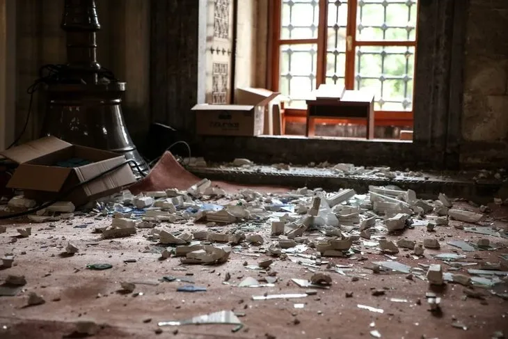 İstanbul’daki patlama sonrası camilerde hasar oluştu