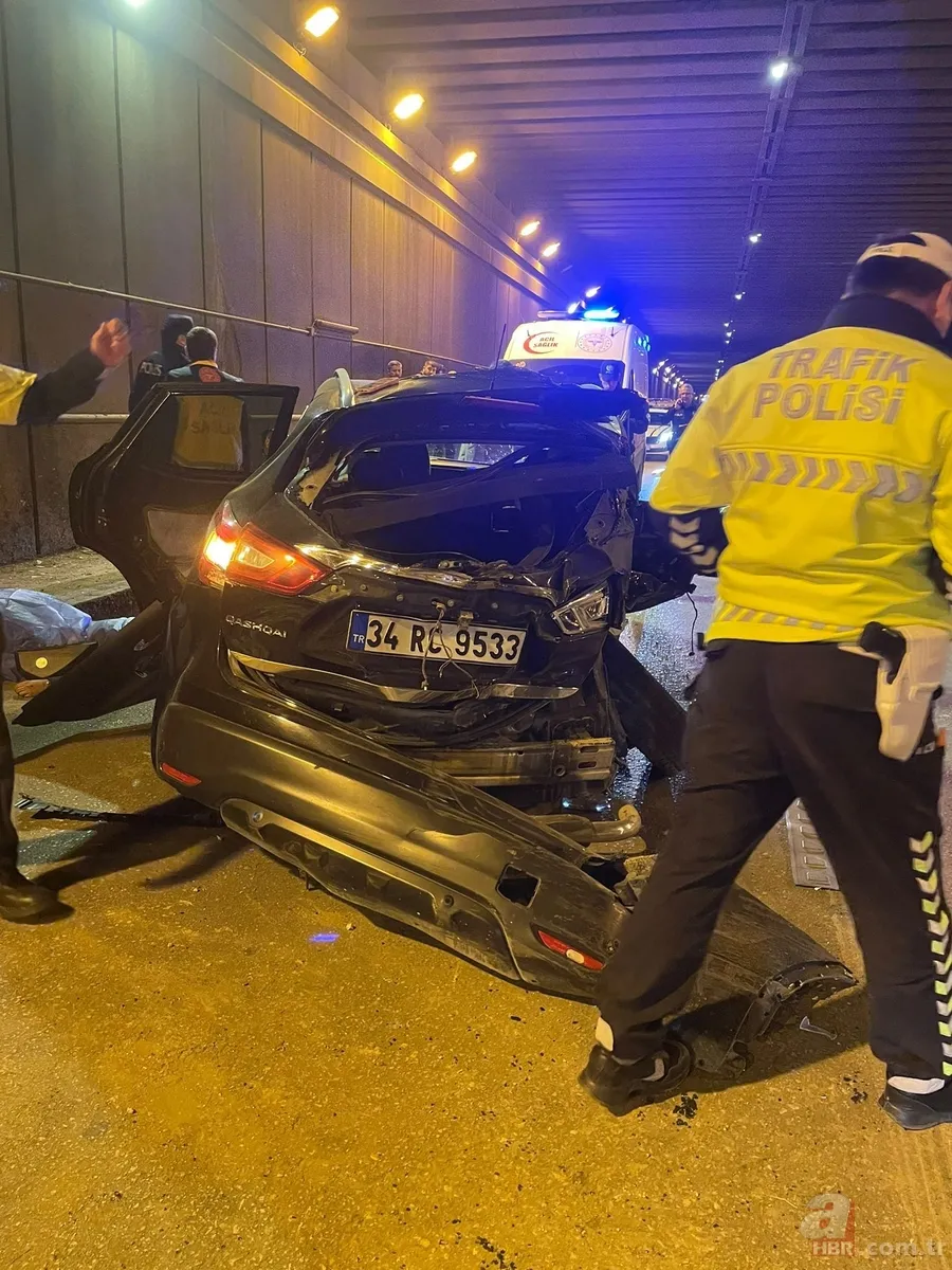 Karşı şeride geçen cip dehşet saçtı! Kamyonet ile kafa kafaya çarpıştı: 2 ölü 1 yaralı 3
