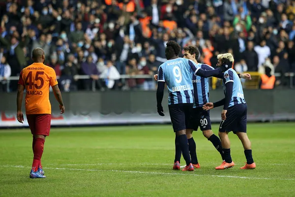 galatasaray-yine-maglup-adana-demirspor-2-0-galatasaray-mac-sonucu-ozet-1640113684734.jpg Galatasaray yine mağlup! Adana Demirspor 2-0 Galatasaray (MAÇ SONUCU-ÖZET) - 6