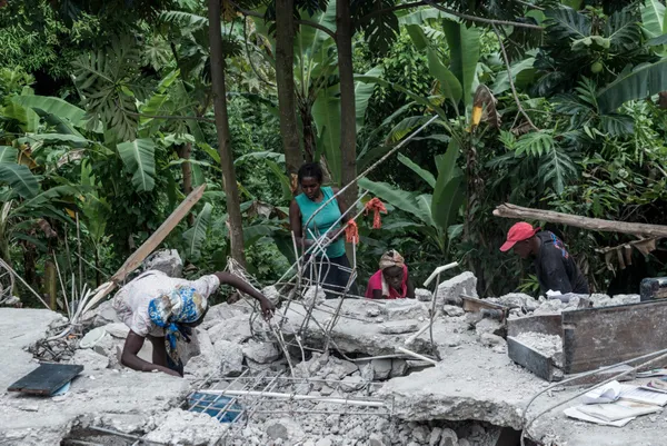 haitideki-72-buyuklugundeki-depremde-can-kaybi-2189a-yukseldi-1629342718557.jpg Haiti'deki 7,2 büyüklüğündeki depremde can kaybı 2189'a yükseldi - 1