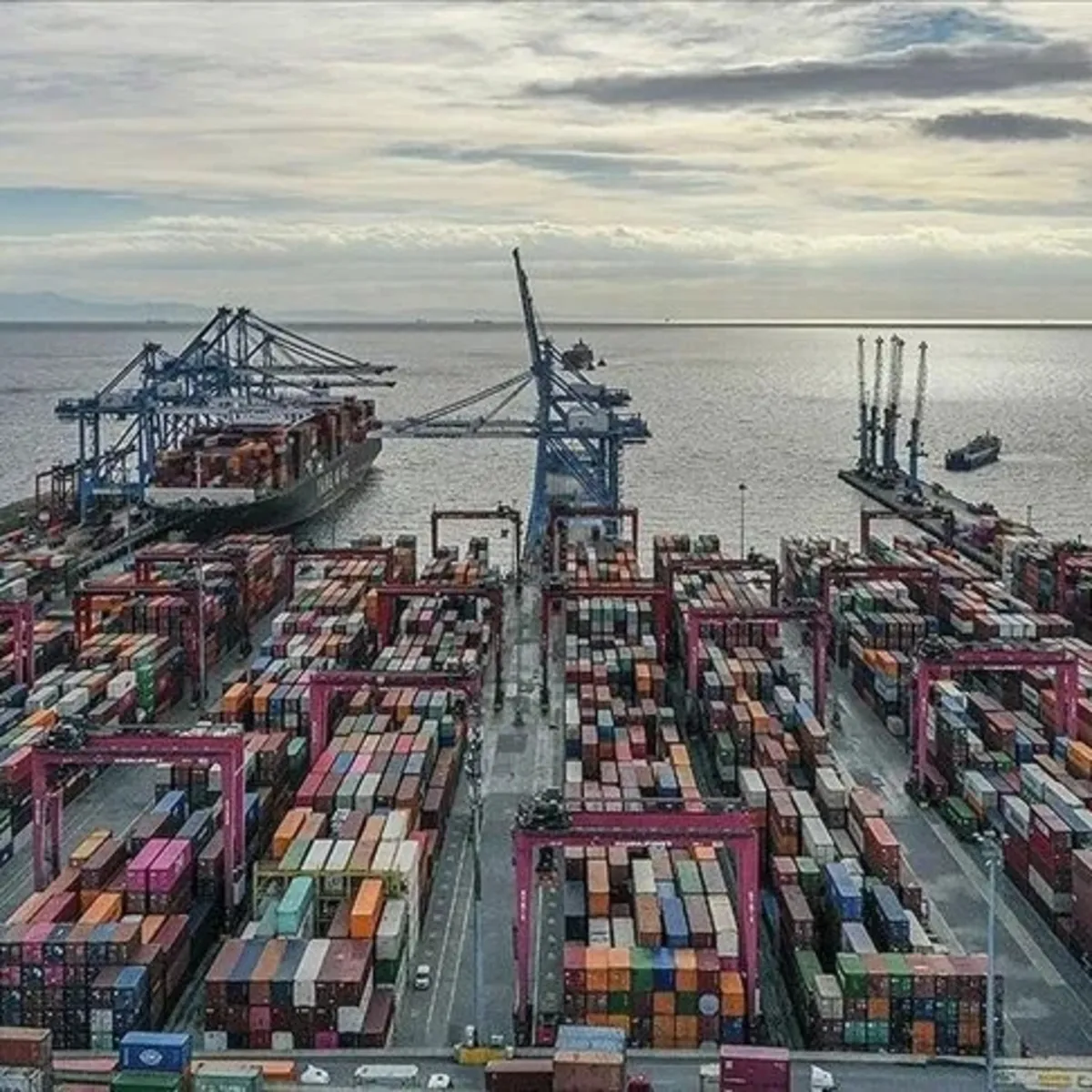 TÜİK açıkladı: İhracat ve ithalat birim değer endeksleri mayısta yüzde 14,2 arttı