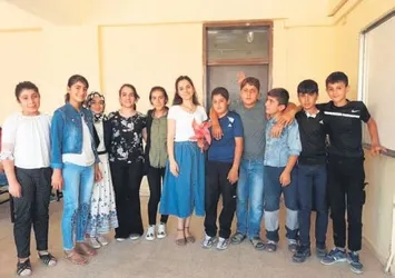 Şenay Aybüke Yalçın'ın bayrağını devraldılar