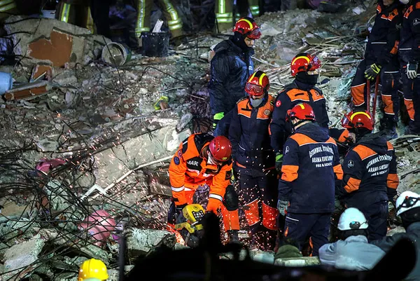 Son dakika: Kartal’da çöken binada 45 saat sonra mucize kurtuluş