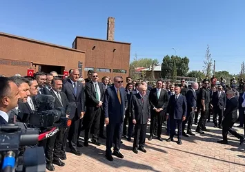 Başkan Erdoğan'dan Selçuklu Meydan Mezarlığı’nı ziyaret