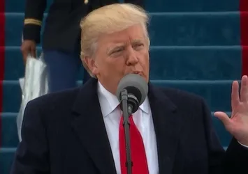 Trump çılgına döndü: Sen berbat birisin