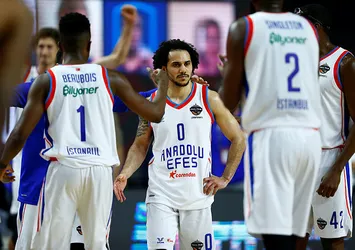 Anadolu Efes şampiyonluk için sahada! Gurur vesilemiz THY Euroleague finalinde Barcelona ile karşı karşıya gelecek