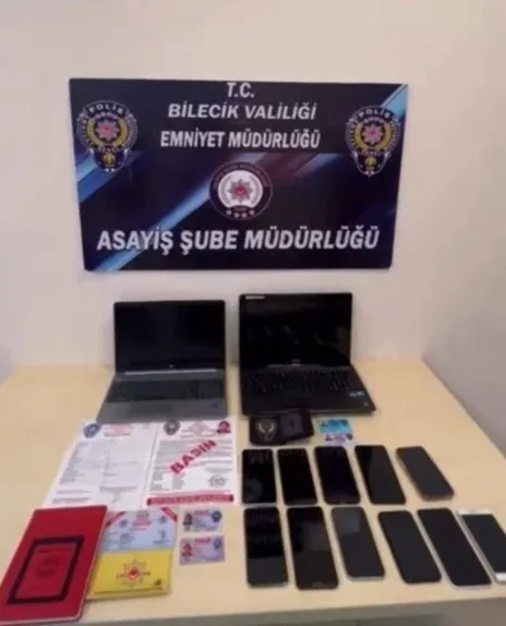 kendilerini-mit-gorevlisi-olarak-tanitip-10-milyon-tl-dolandirdilar-1776677884282.jpeg Kendilerini MİT görevlisi olarak tanıtıp 10 milyon TL dolandırdılar - 1