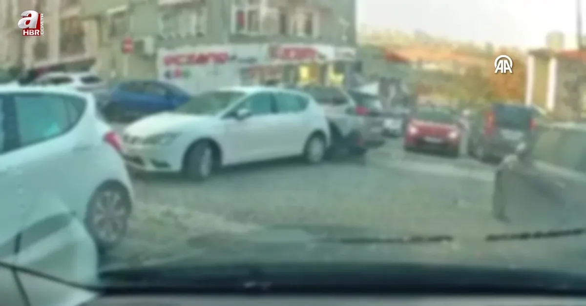 Ataşehir'de aracına çarpan otomobilin sürücüsünü darbeden kişi kamerada