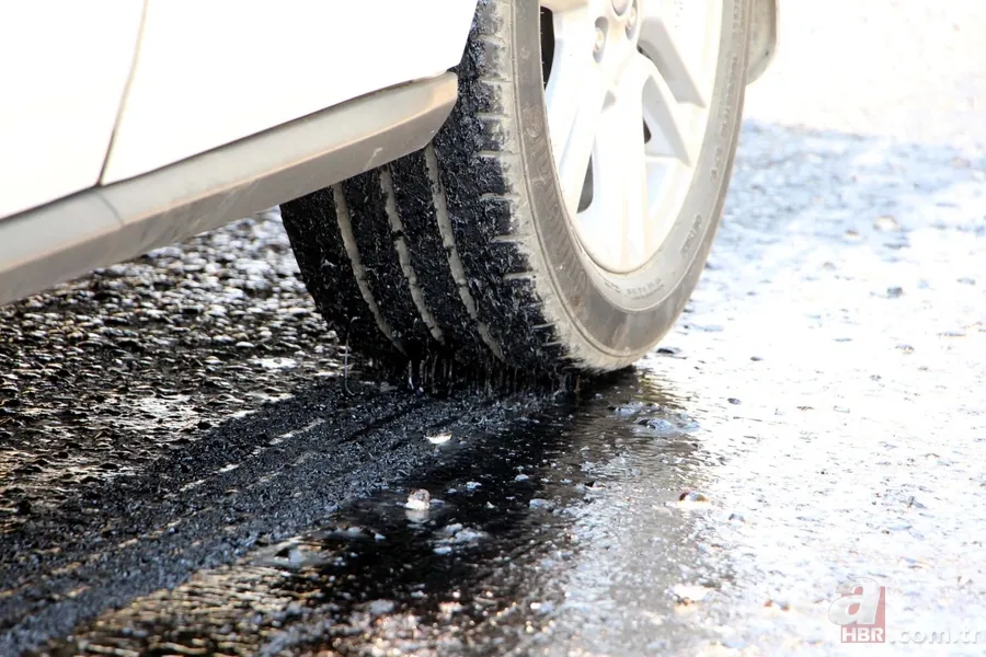 Fethiye'de asfalt eriten sıcaklar hayatı durdurdu 13