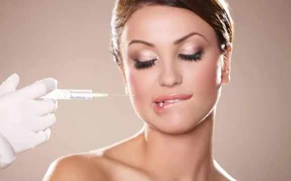 Estetik yaptıranlara korona aşısı uyarısı! Dolgusu olanlarda iltihap yapıyor