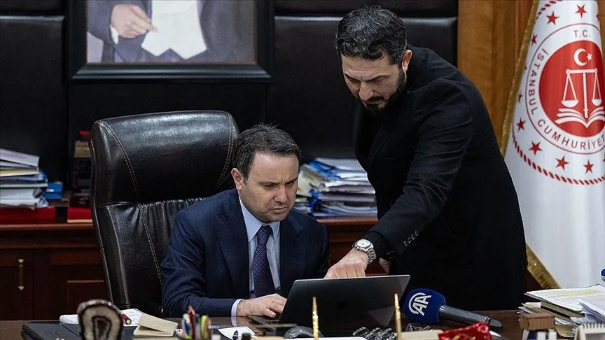 adalet-bakanligi-dugmeye-basti-fatma-kocak-dosyasinda-12-yillik-sir-perdesi-aralaniyor-1776872498379.jpg Adalet Bakanı Akın Gürlek ʺfaili meçhul cinayet dosyaları için düğmeye bastı (Fotoğraf: AA)