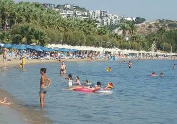 Muğla plajlarında sıcak hava yoğunluğu