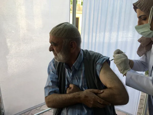 En çok aşı olan iller hangileri? İki doz aşıda oran yüzde 80'i geçti - 7