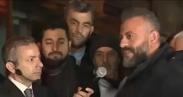 fondas-medya-halk-tvde-depremzedeler-ozgur-ozel-ile-lutfi-savasi-bombaladi-rezil-hizmet-1707249184148.jpeg Fondaş medyanın Halk TV canlı yayınında depremzedeler, Özgür Özel ile Lütfü Savaş'ı bombaladı! "Rezil hizmet" - 7