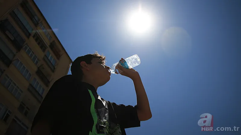 45 dereceyi aşıp 2020 rekorunu geride bırakacak! Güneşin altında 5 dakika kalmak bile riskli: UV değeri kritik seviyede 12