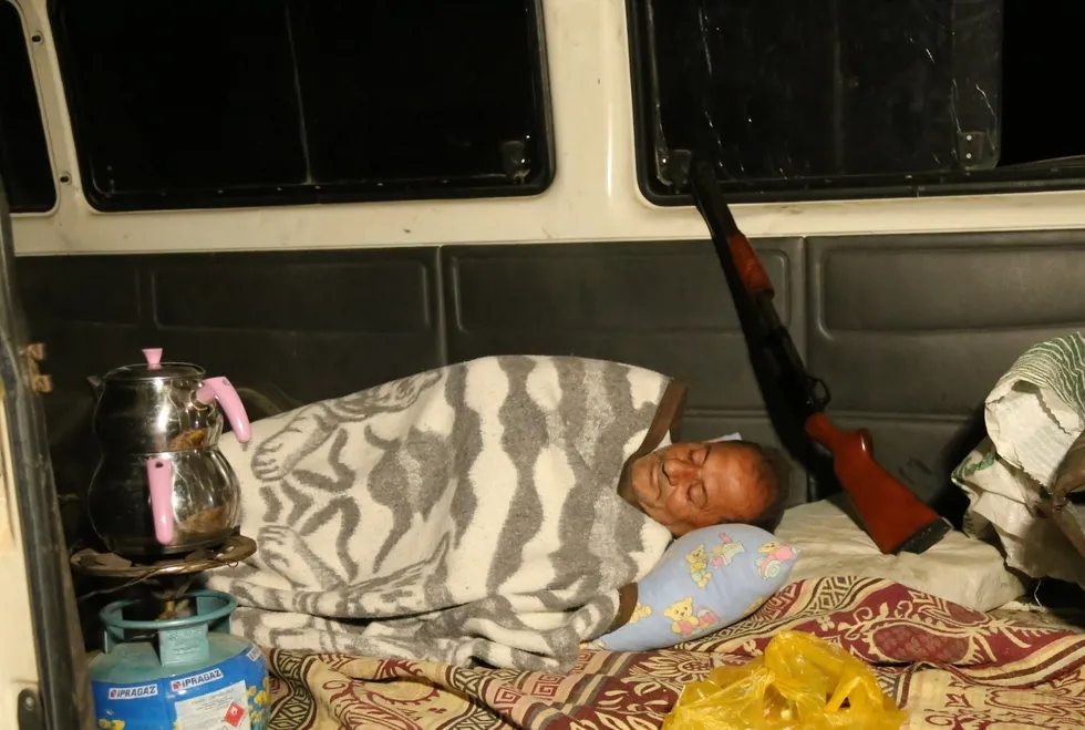 Çiftçilerin "beyaz altın" nöbeti: Taşköprü sarımsağı üreticileri bir yıllık emeklerini korumak için sabaha kadar tarlada bekliyor - 4