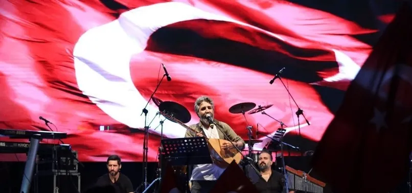 Sanatçı Ali Kınık LGBT sapkınlığına özendiren isimlere tepki gösterdi: Değerlerimizi çiğnetmeyeceğiz!