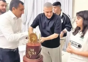 Berdan Mardini'ye sürpriz kutlama