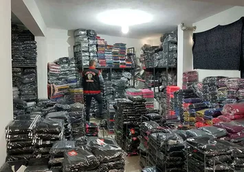 İzmir'de 4 milyon lira değerinde sahte tekstil ürünü bulundu