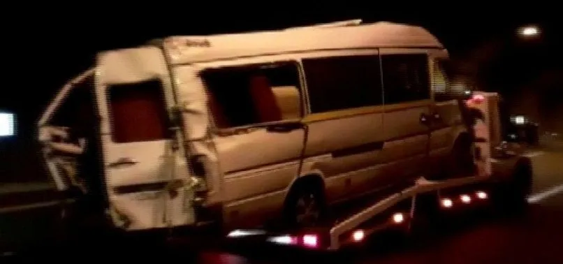 Tarım işçilerini taşıyan minibüs kaza yaptı