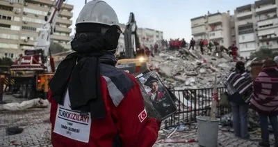 İzmir depreminde hayatını kaybeden Ege Ilgaz Yüksel'den geriye mezuniyet fotoğrafları kaldı