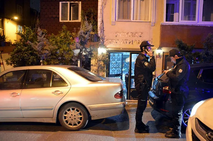 Son dakika: Beyoğlu'nda iş yeri önünde silahlı saldırı - 2