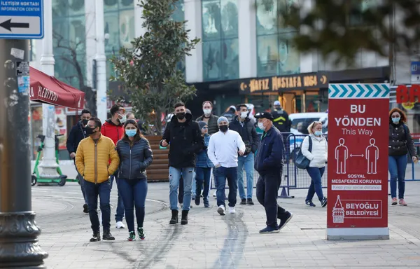 Gözler Bilim Kurulu’nda! Ramazan’da tam kapanma olacak mı? Okullar kapanacak mı? Seyahat yasağı gelecek mi?
