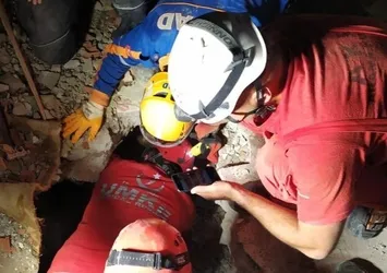 Sağlık Bakanı Fahrettin Koca'dan İzmir depremi mesajı! İzmir halkının yanındayız