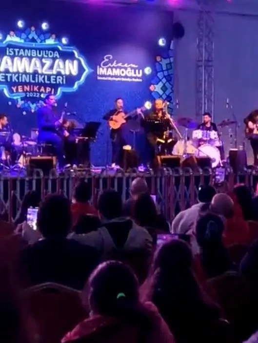 Son dakika: CHP'li İBB'nin Ramazan etkinliğinde skandal! Söylenen şarkı tepki çekti: Kaç kadeh kırıldı sarhoş gönlümde - 1