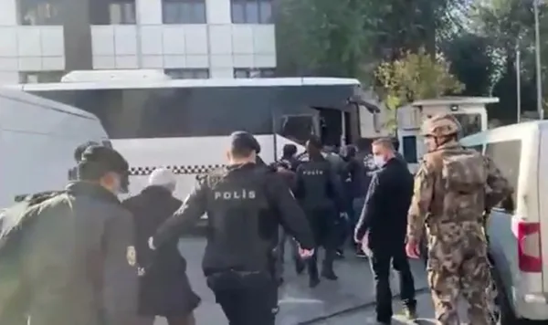 İranlı uyuşturucu baronunun davasında sanık polislerden kritik sözler: İstanbul'da defalarca görüştük - 4